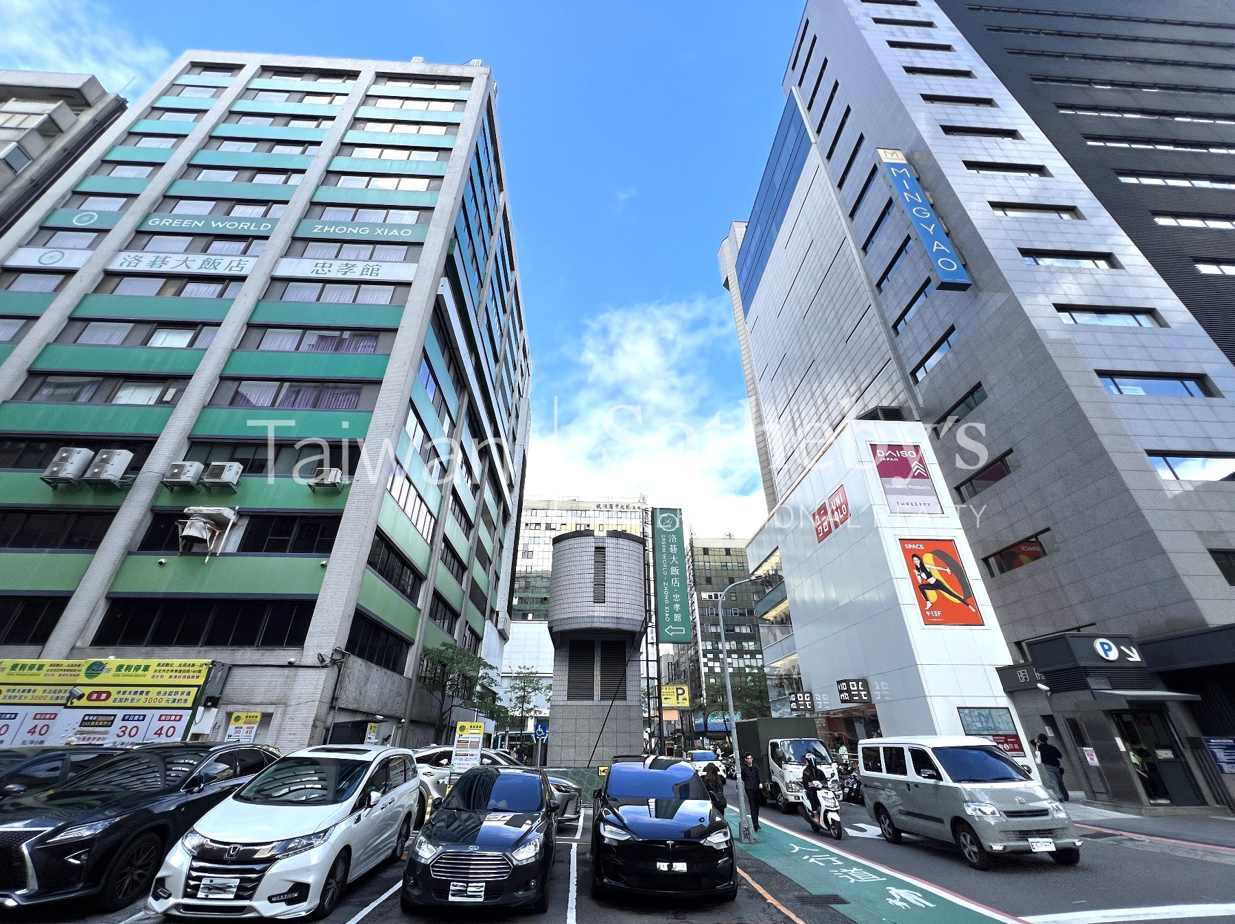 明曜精品三角窗店面周邊環境